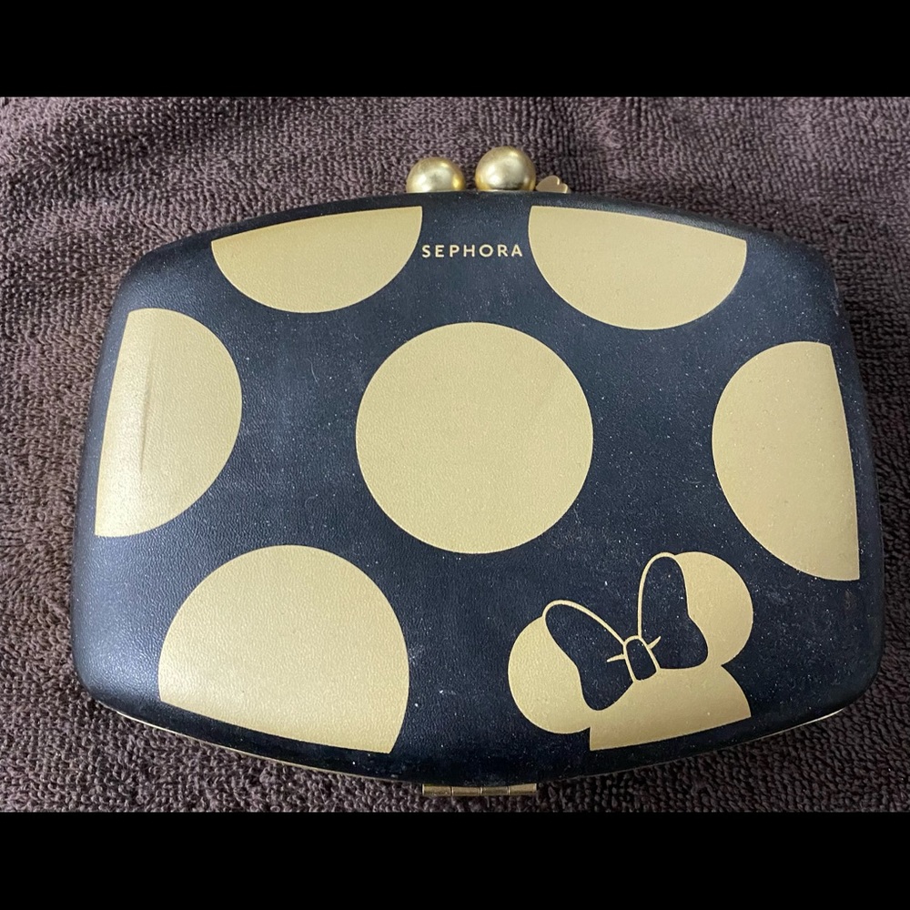 MINNIE’S WORLD IN COLOR EYESHADOW PALETTE LIMITED EDITION